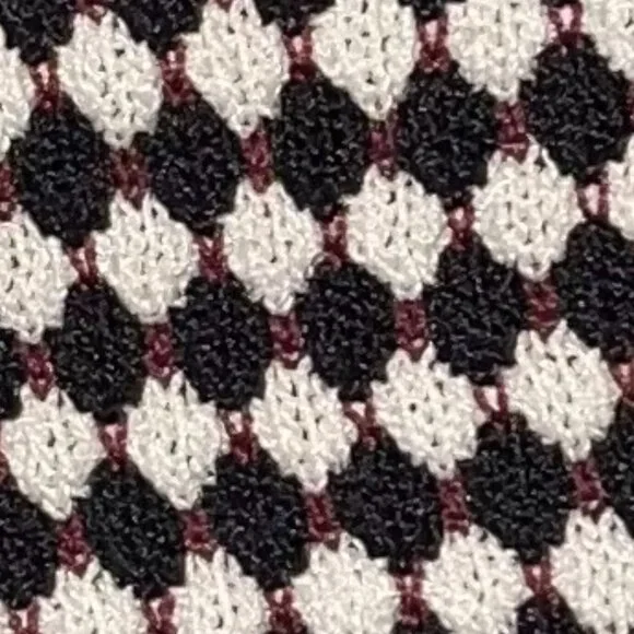 CONTRAST HOUNDSTOOTH TOP - Picture 5 of 5